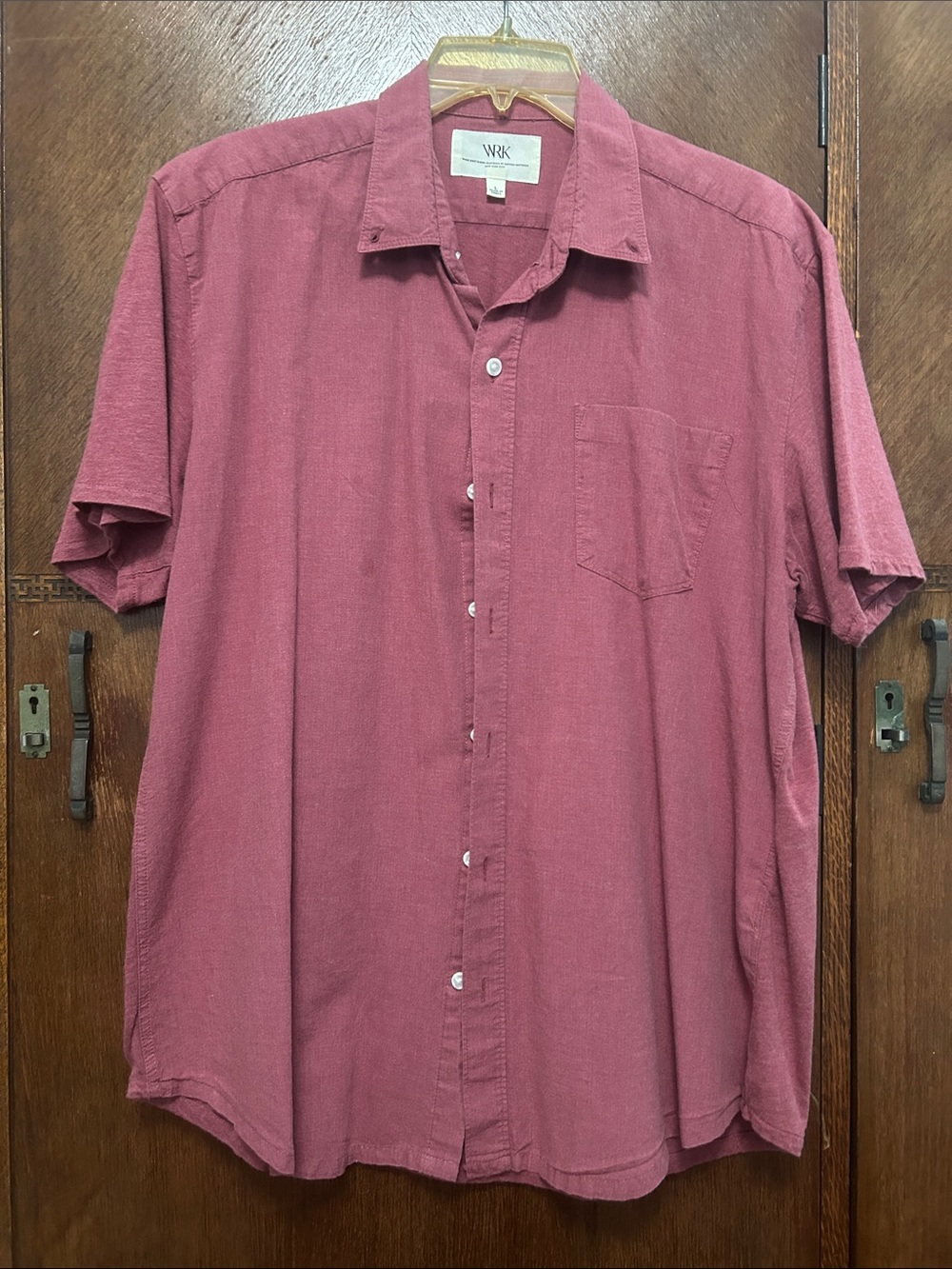 WRK men's short-sleeve button-up shirt. Dusty mauve-pink color 100% cotton sz L